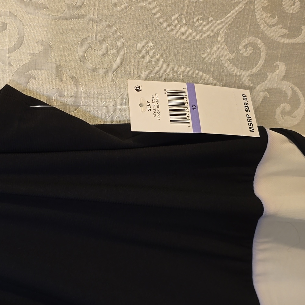SLNY Black and White Floral Midi Dress - Picture 4 of 9